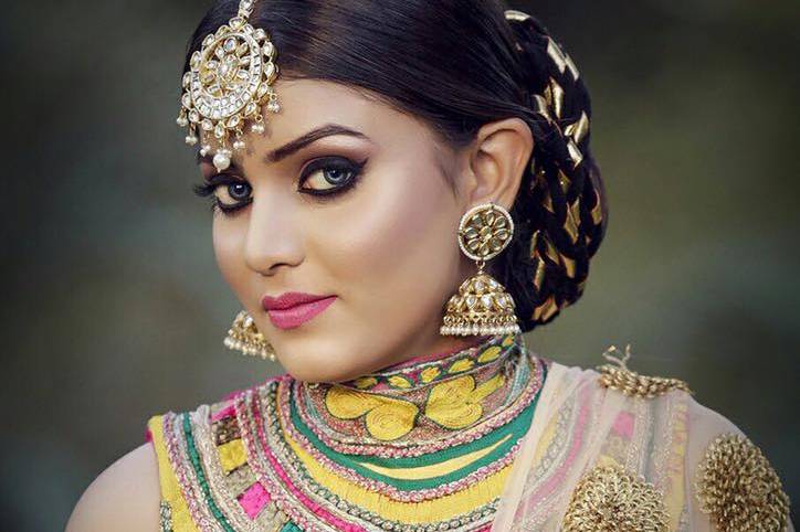 Sumit Professional Makeup Artist