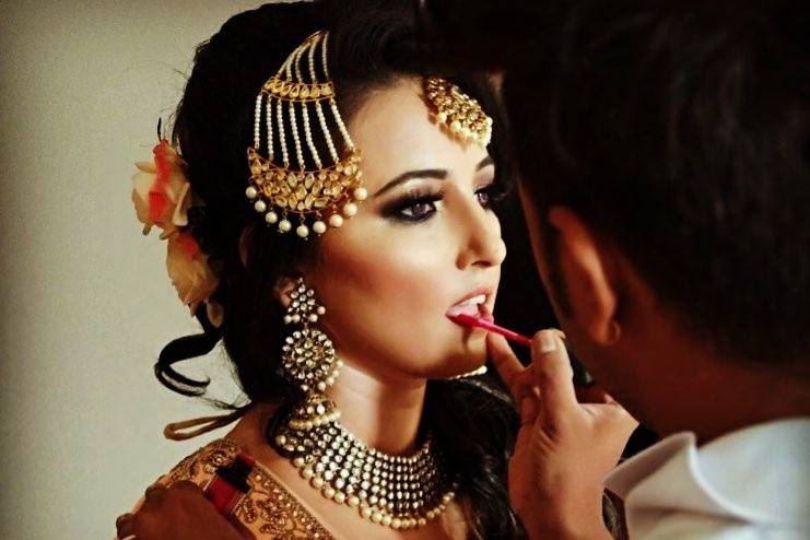 Sumit Professional Makeup Artist