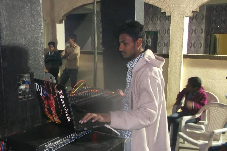 D.J Hardik