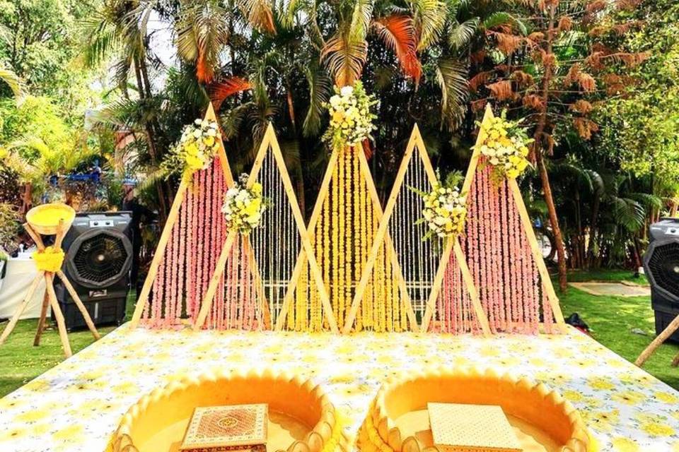 Bride & Groom Seating Decor