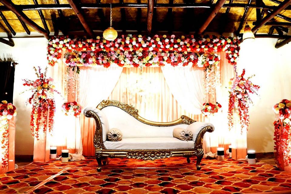 Bride & Groom Seating Decor