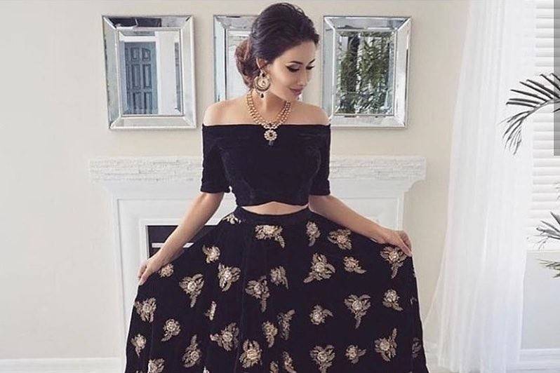 Crop top and a skirt