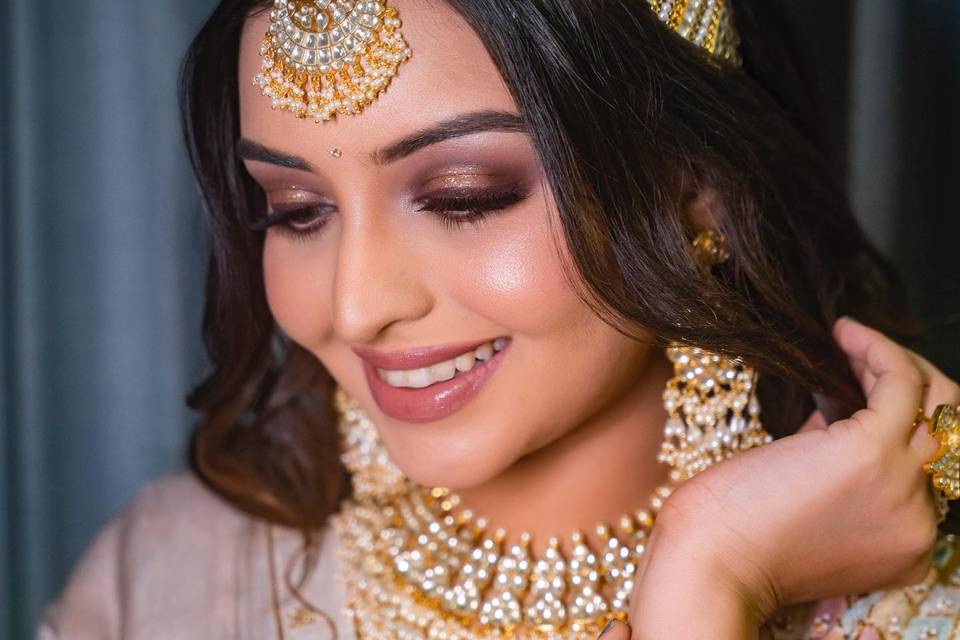 Niyati Sheravia Makeup Artist