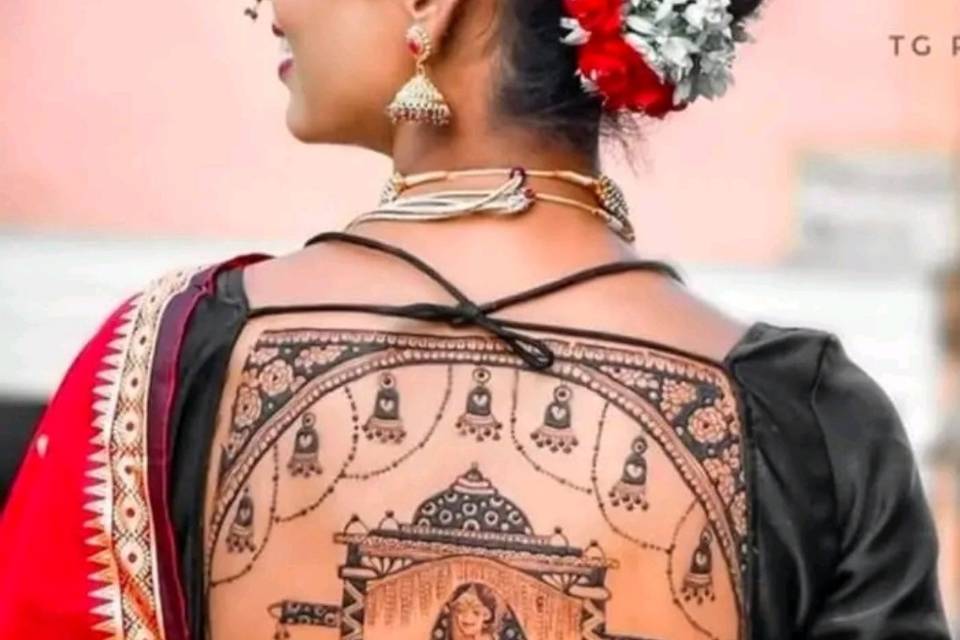 Backless mehendi