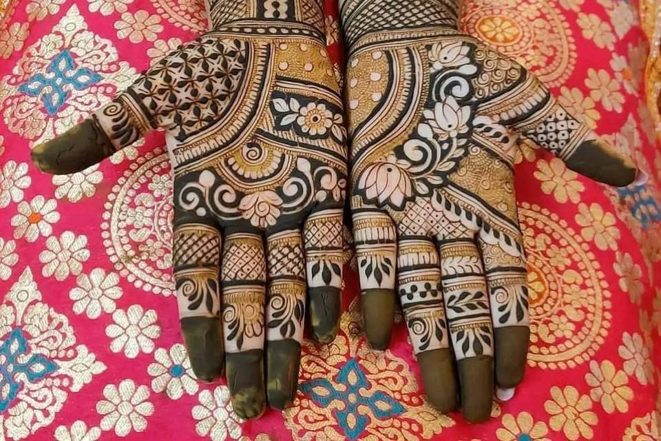 Half hand mehendi