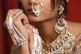 Nikkii Shah Makeup Artist