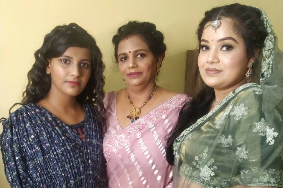 Bride mother and sister