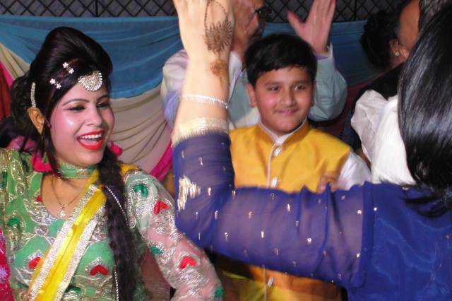 Mehendi dance