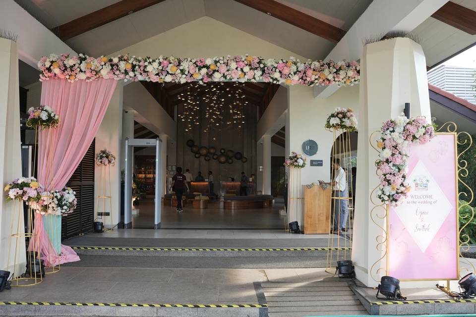 Entrance Decor