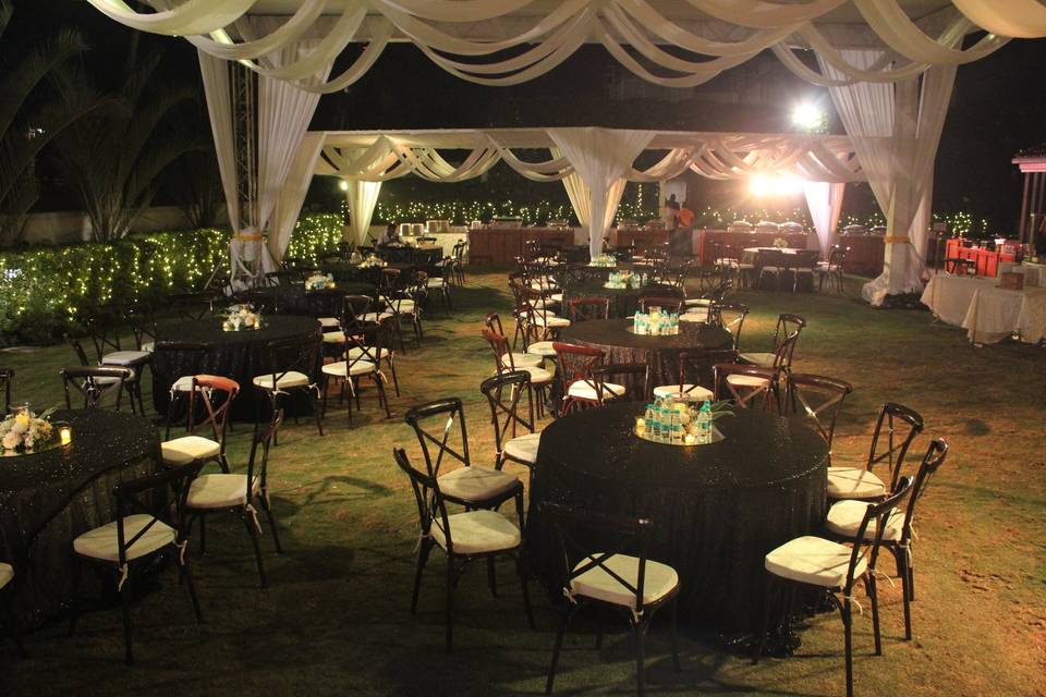 Ballroom Lawns Dinner setup