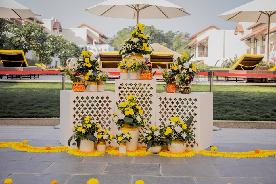 Poolside Decor
