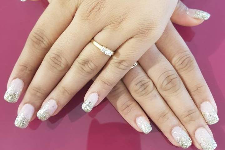 Nail Extension Gel Polish With UV Lamp By Certified Nail Technician |  Lucknow | Zamroo