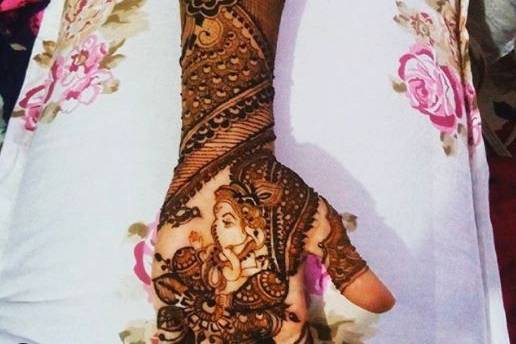 Aasiya Shaikh Mehendi