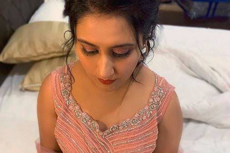 Aayushi Soni Makeup And Hair