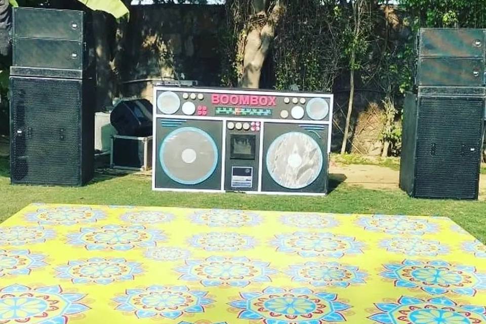 Dj in the house