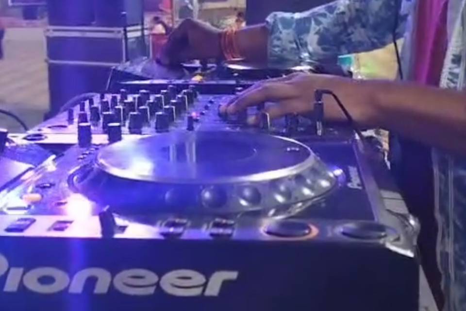 Enjoy with dj vyk