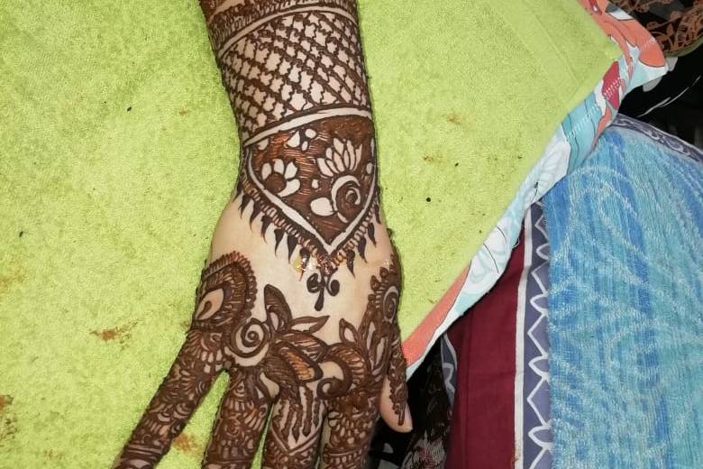 Sanskruti Mehendi