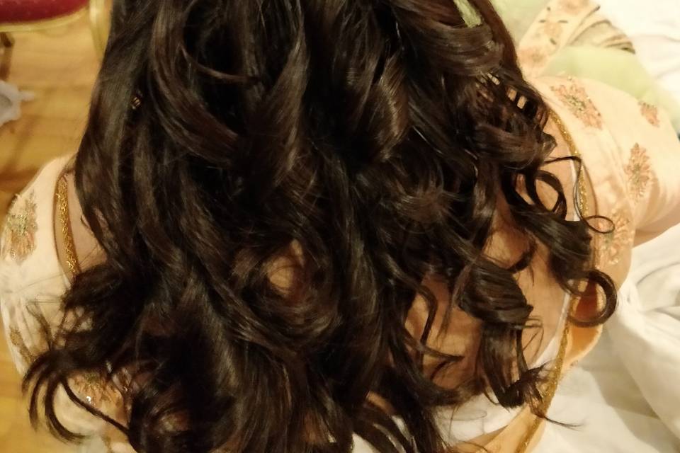 Hairstyle - Curls