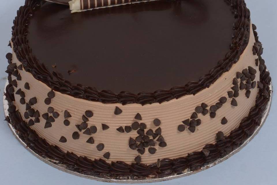 Buy Flying Cakes Fresh Cake - Chocolate Truffle, Eggless Online at Best  Price of Rs null - bigbasket