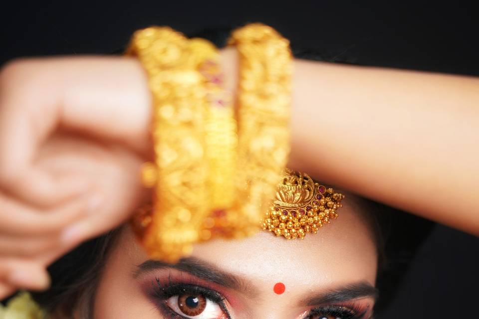 Makeup by Aishwarya Krishnan