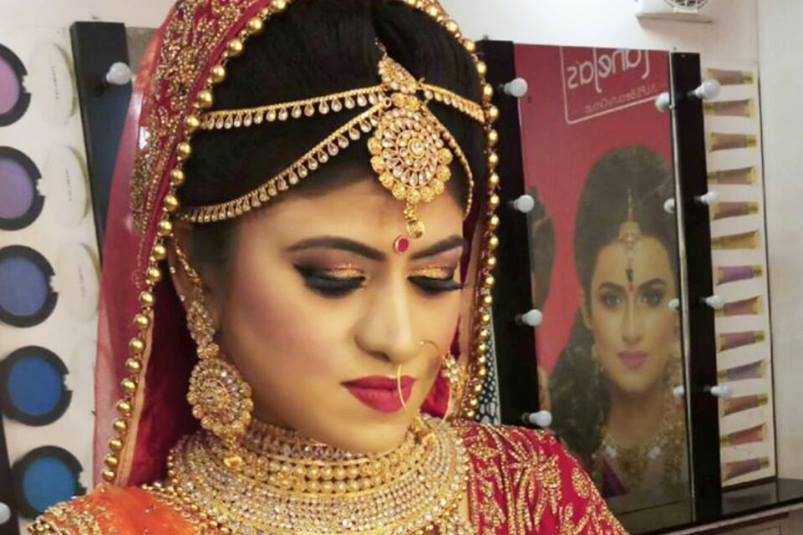 Bharti Taneja Alps Beauty Group  Price  Reviews  Delhi NCR Makeup Artist