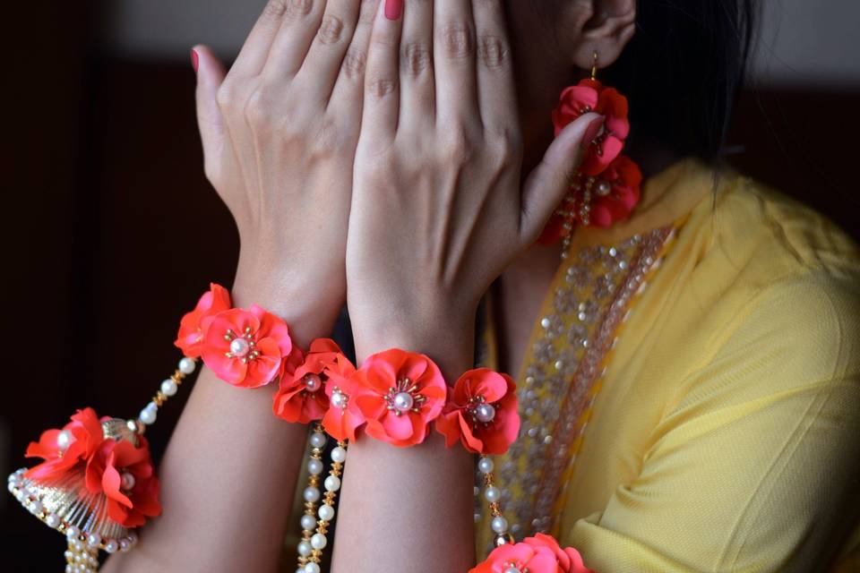 Floral jewellery