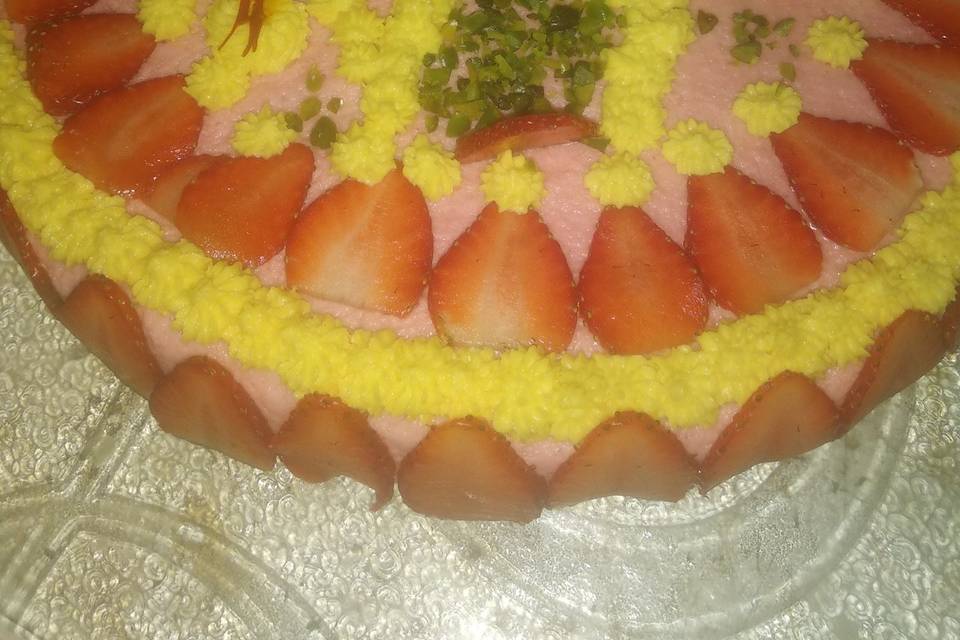 STRAWBERRY SANDESH CAKE