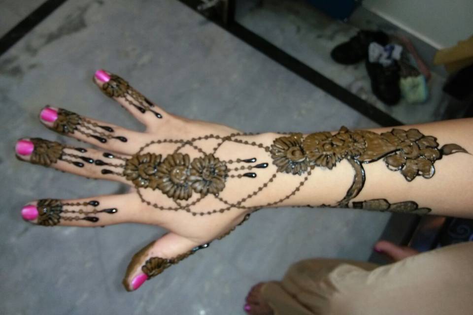 Kritika Designer Mehndi