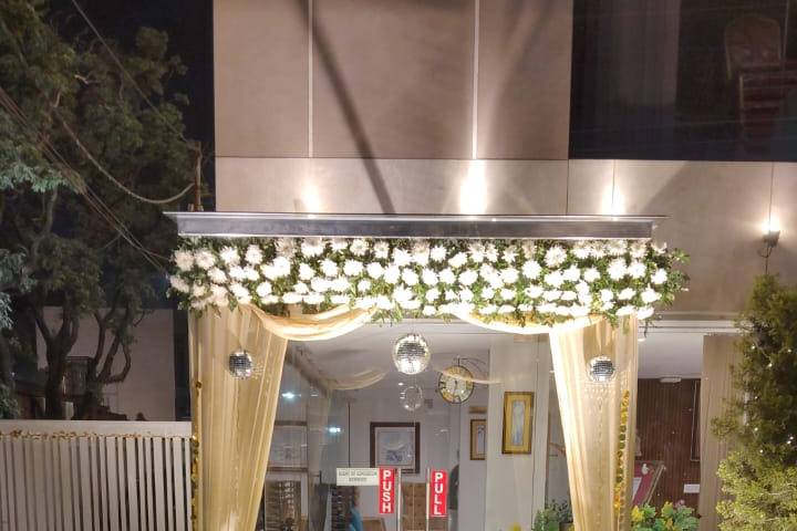 Entrance decor