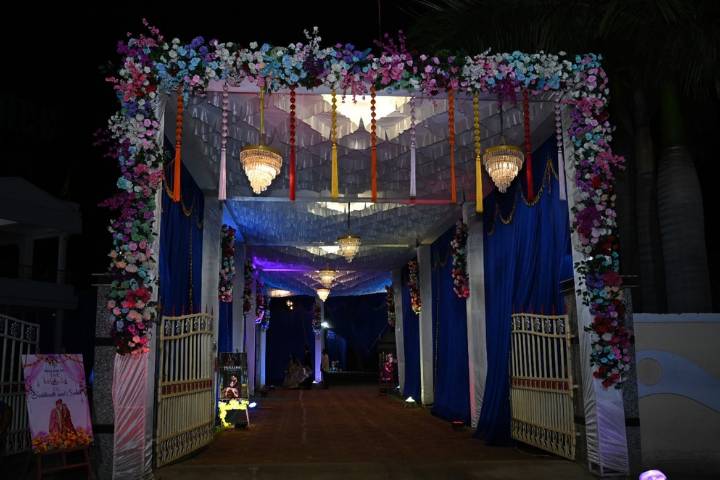 Entrance decor