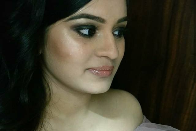 Makeup Artist Dimple Tendulkar