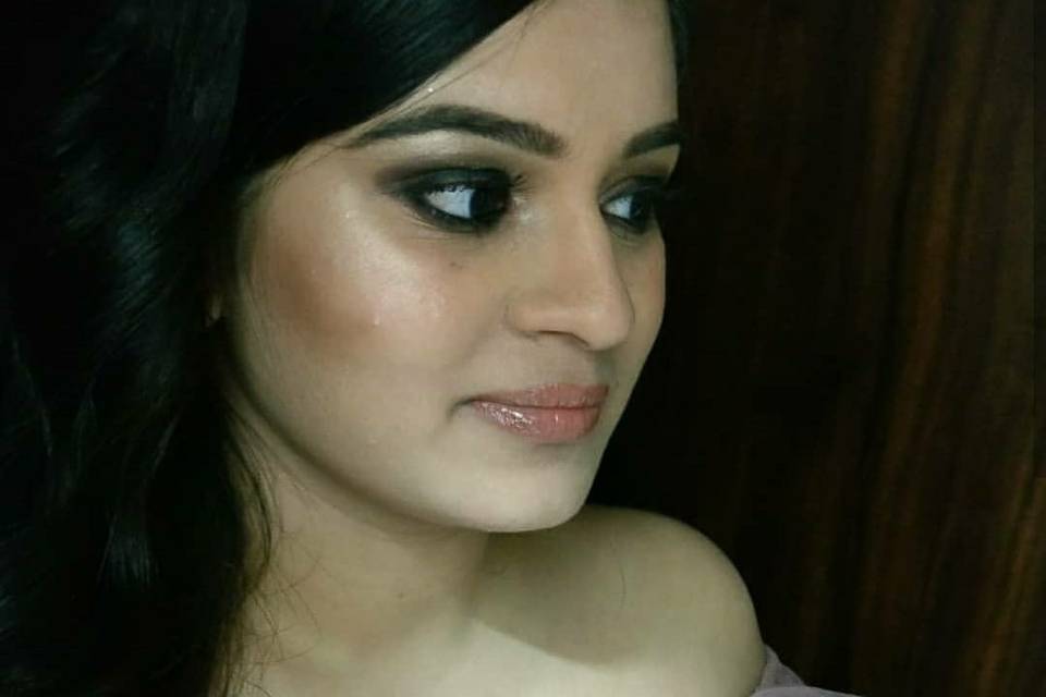 Makeup Artist Dimple Tendulkar