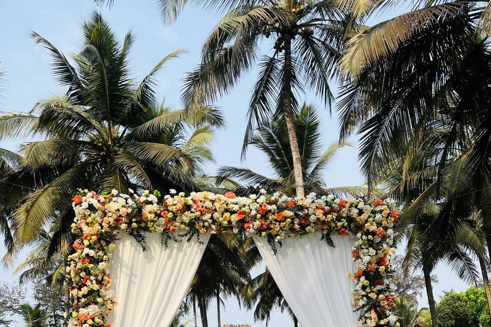 Outdoor wedding decor