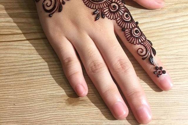 Easy and simple left hand back side mehndi design | cone designs | mehndi  designs arabic style - YouTube