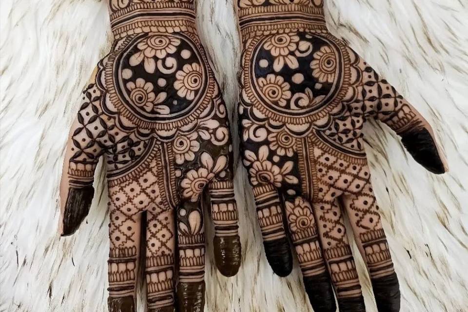 Ayzal Henna