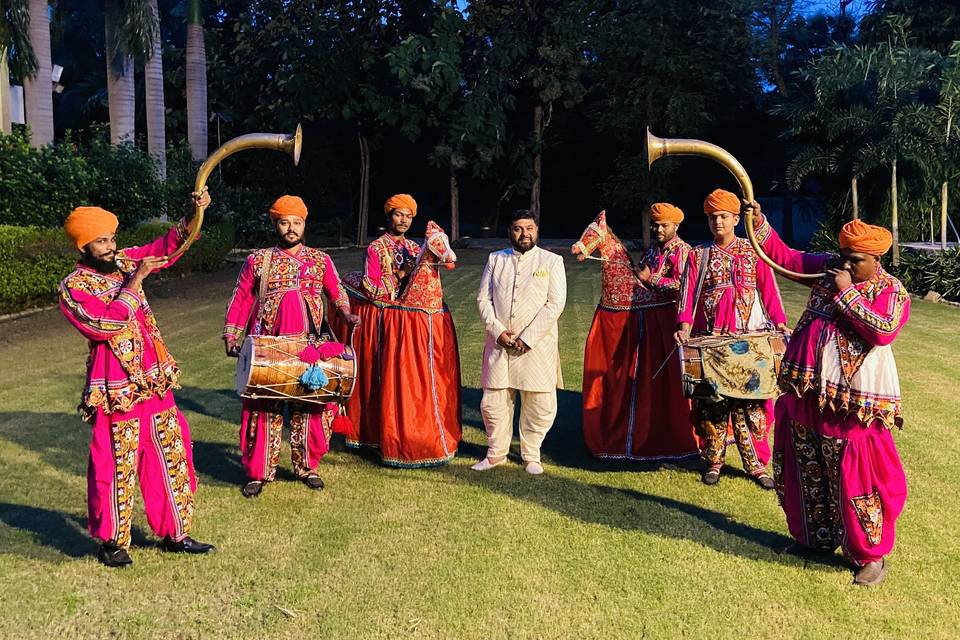 Groom entry