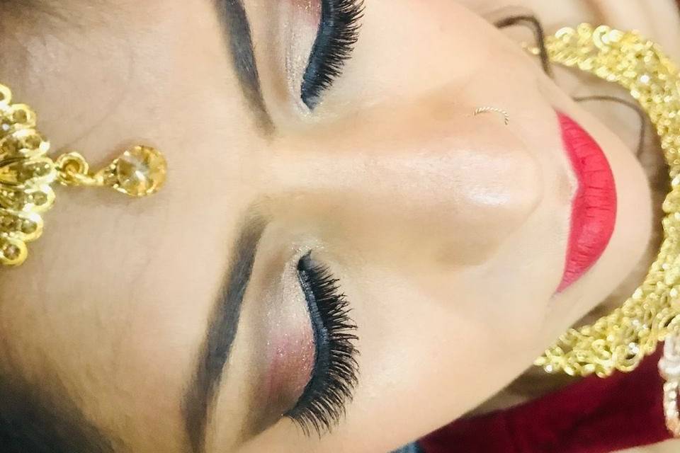 Kashees  Artist  Beautiful Hairstyle  Model makeup by AnumAslam   Facebook
