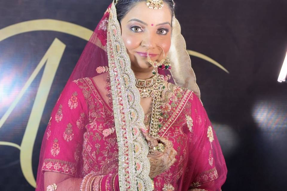 Pink Bridal Lehenga and HD Mak