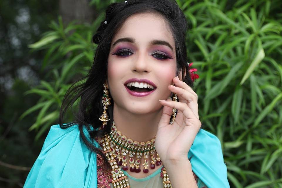 Makeup Artist Kashish Moolrajani