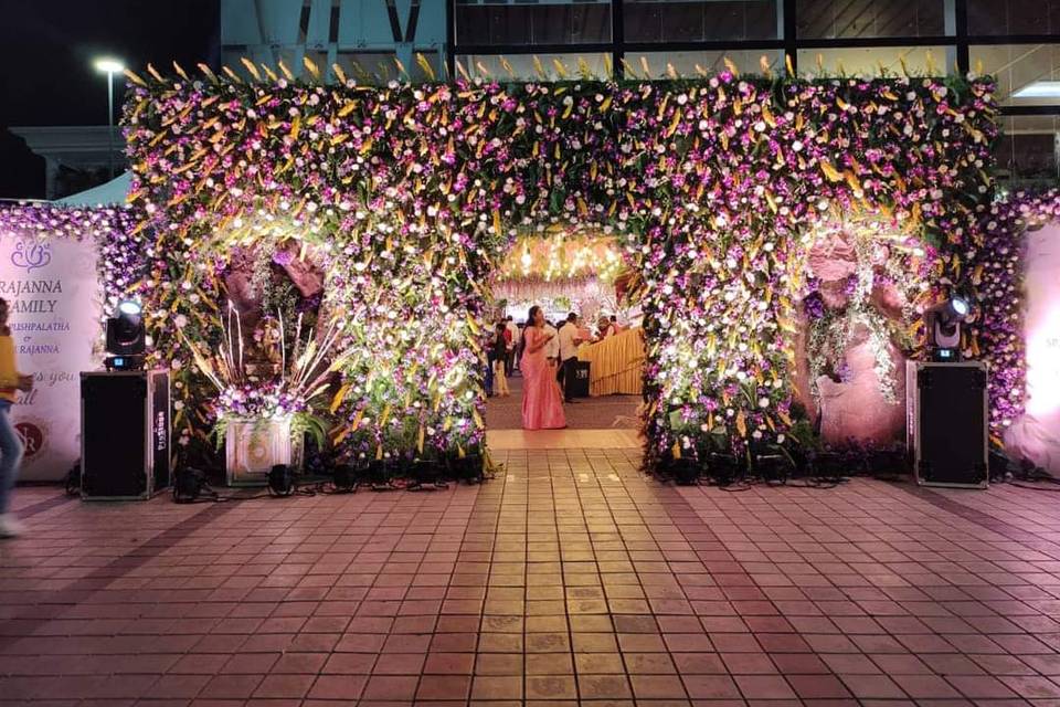 Entrance decor in hall