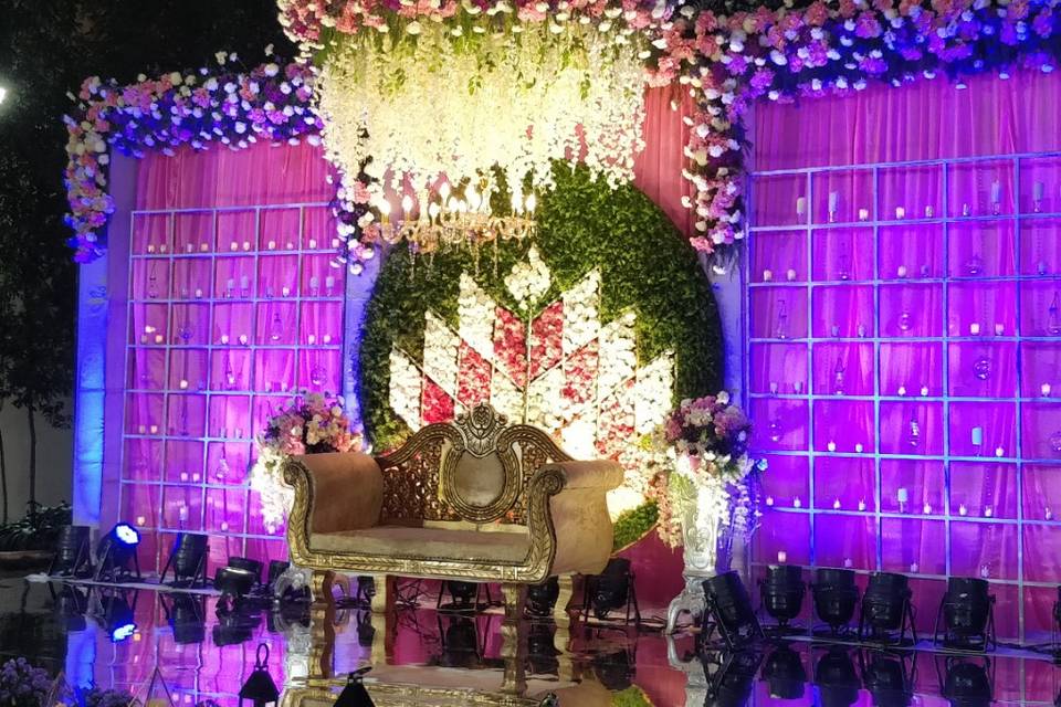 Reception stage royal
