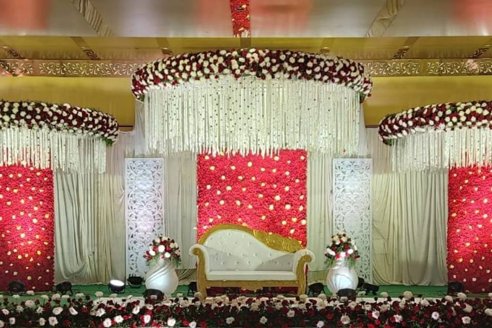 Regular round stage