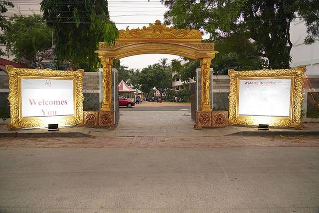 Entrance decor