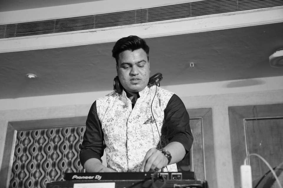 DJ Sumit Chamoli