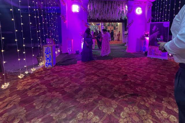 Entrance Decor