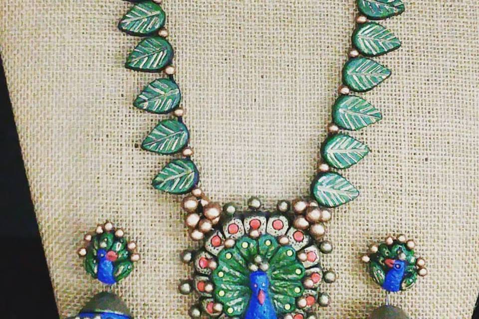 Necklace & earrings