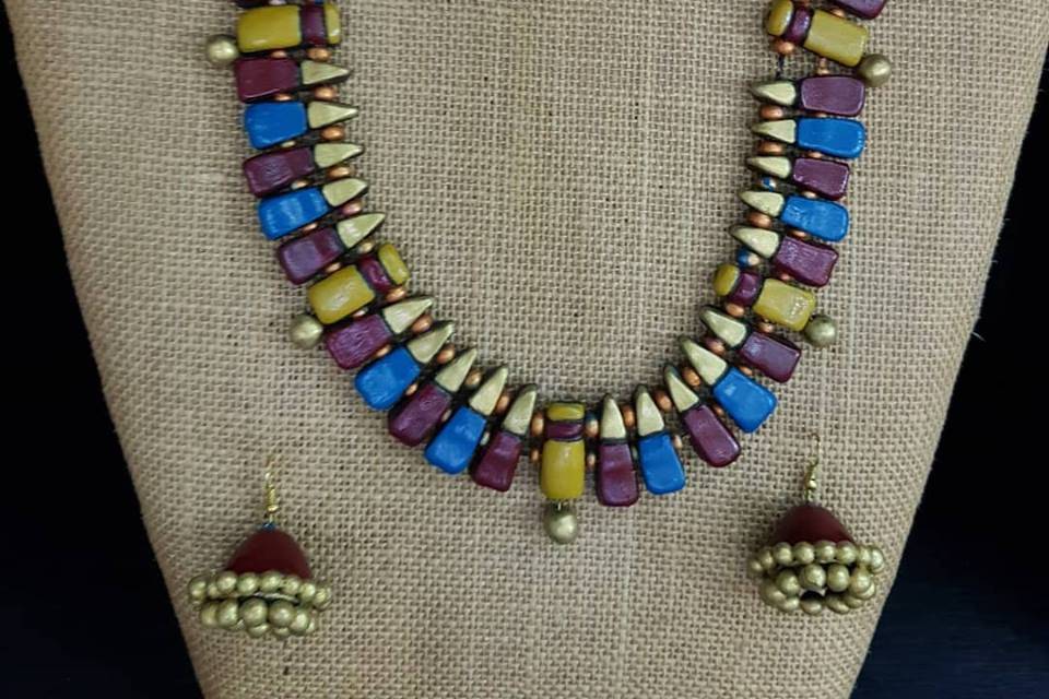 Necklace & earrings