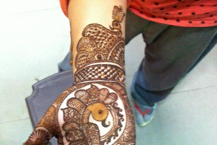 Raviraj Mehandi Art Pune