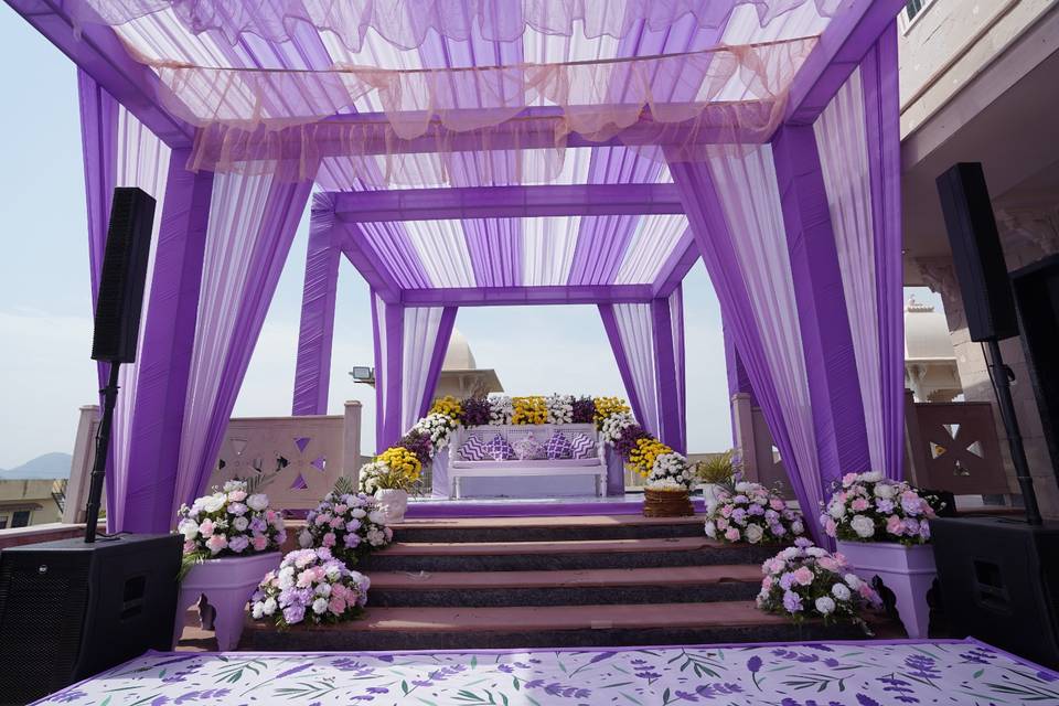 Traavista Aravali Mahal