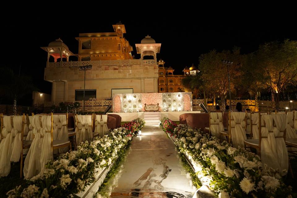 Traavista Aravali Mahal